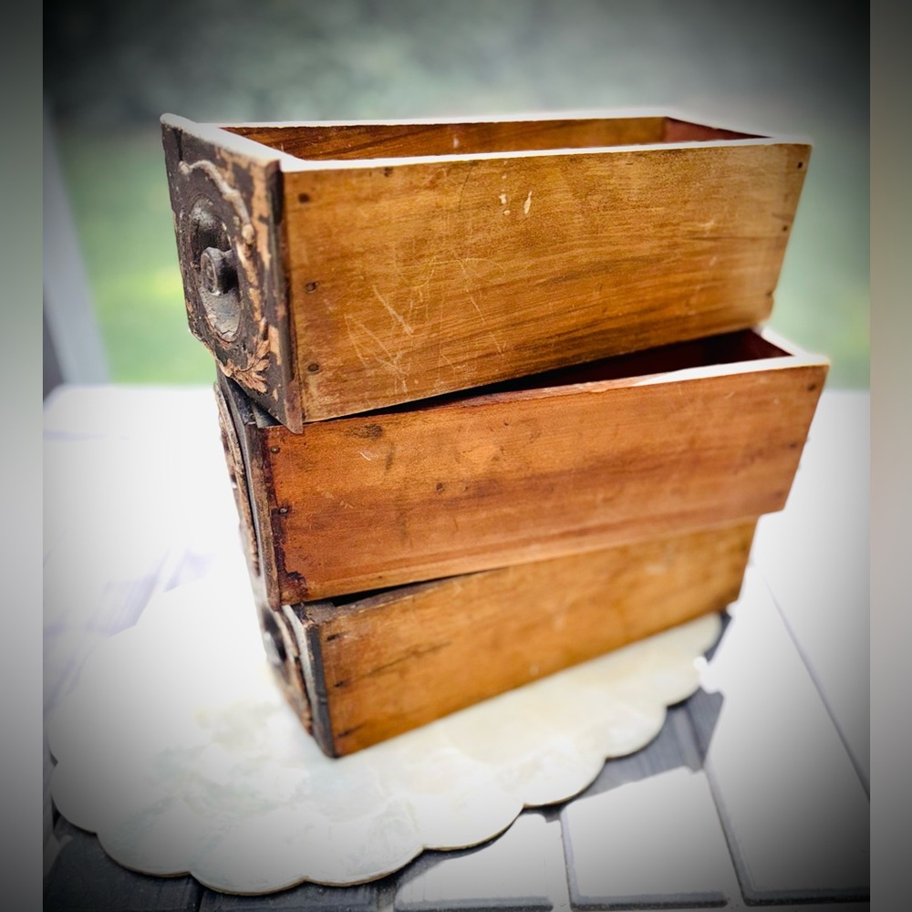 Antique Singer Treadle Sewing Machine Wooden Ornate Cabinet Drawer! - Picture 11 of 11